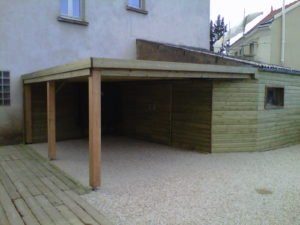 Cabanon en bois réalisé par aux 1001 Saisons pour l'aménagement extérieur d'un jardin